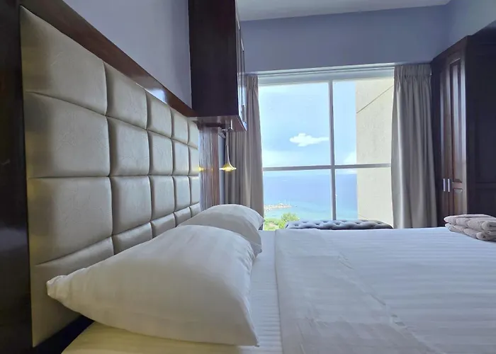 La Mirada Residences