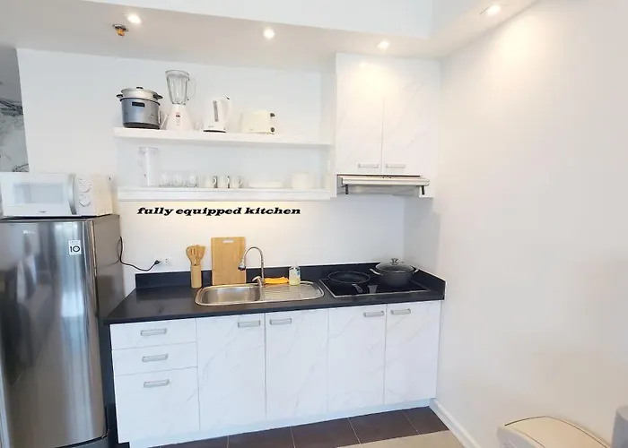La Mirada Residences *