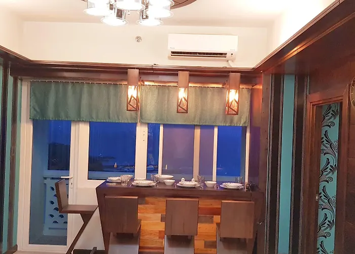 La Mirada Residences *